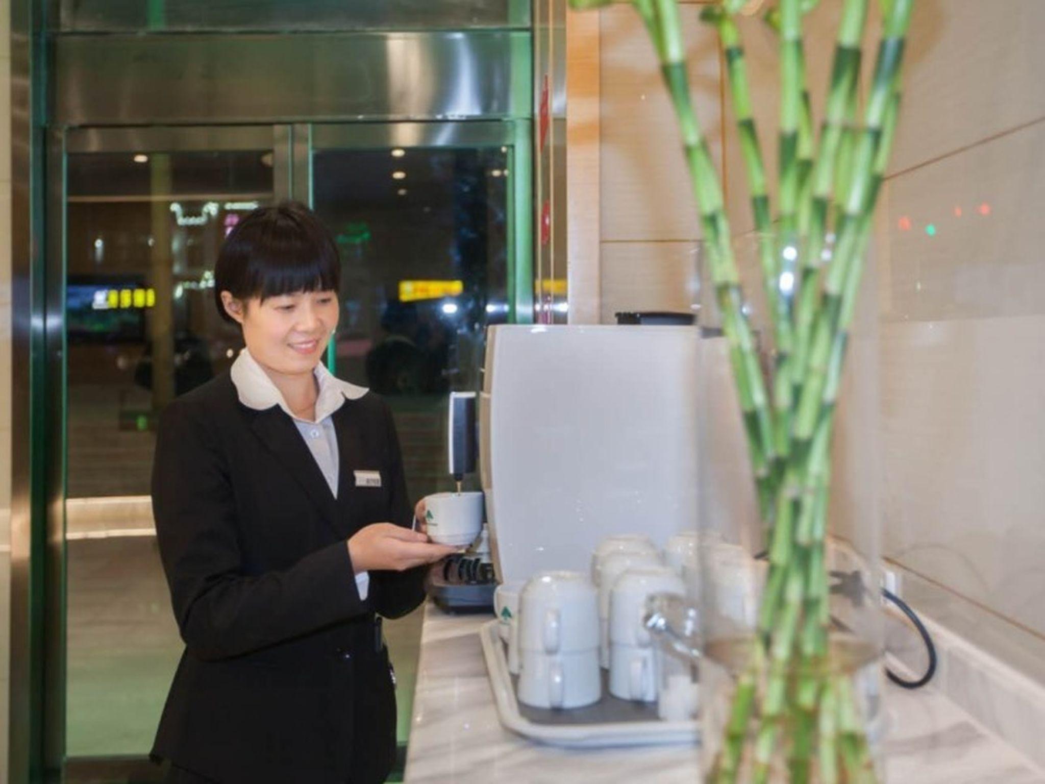 Vatica Xuzhou High Speed Railway Station Hotel Екстериор снимка